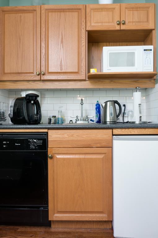 Calgary Westways Guest House Экстерьер фото