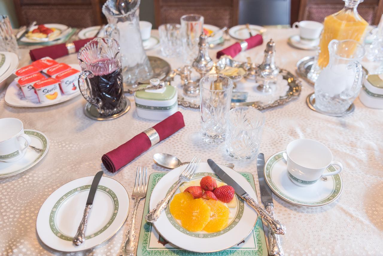 Calgary Westways Guest House Экстерьер фото