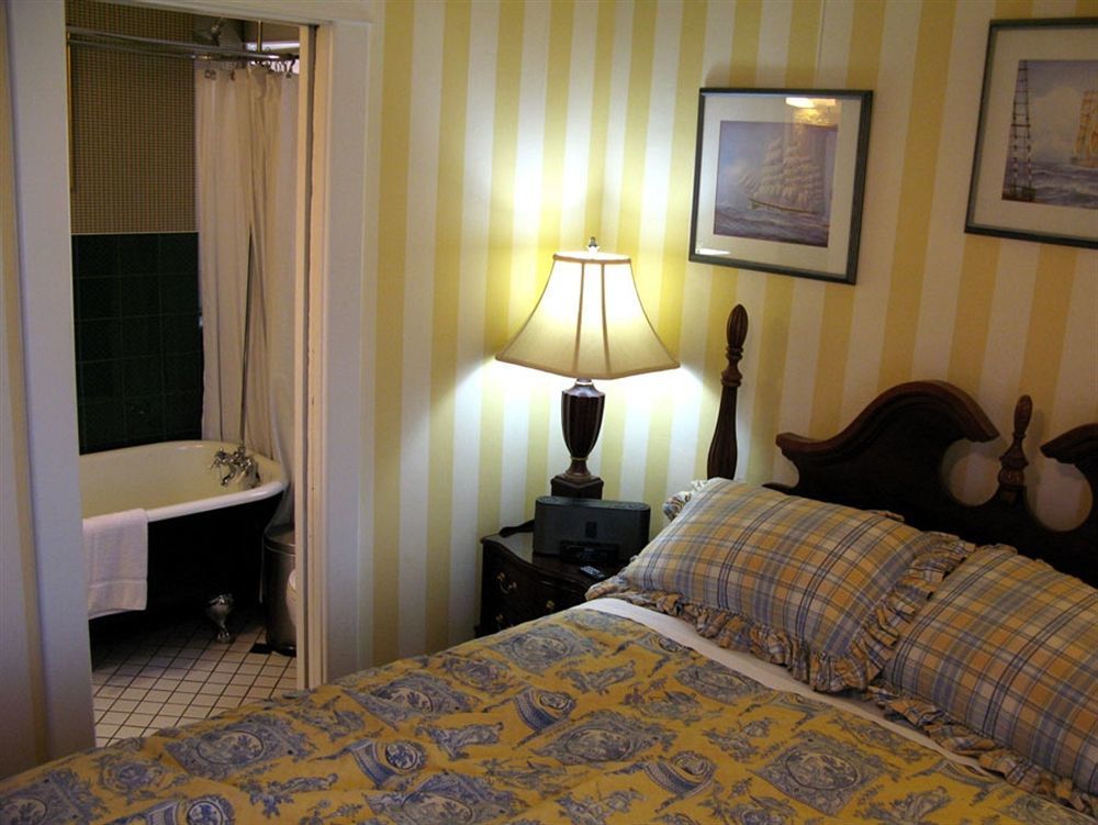 Calgary Westways Guest House Экстерьер фото