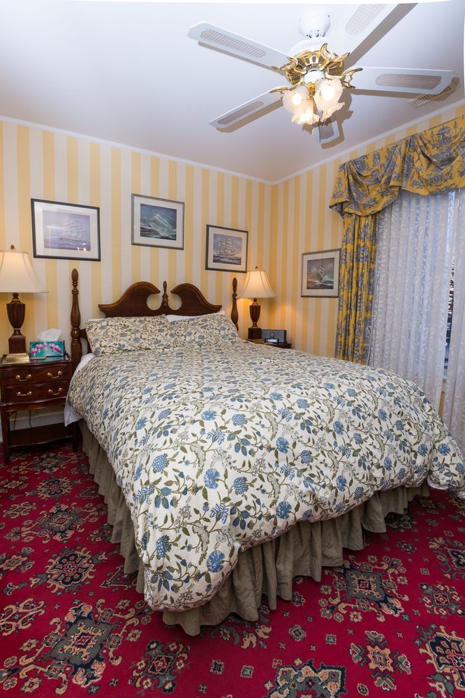 Calgary Westways Guest House Экстерьер фото